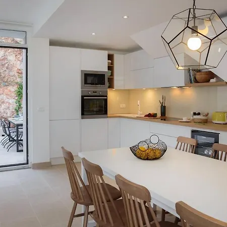 Luxurious 4-bedroom Sempervivum In Βίλα Sutivan