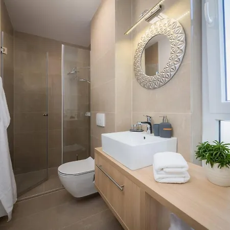Luxurious 4-bedroom Sempervivum In *