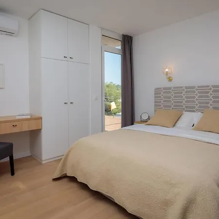 Luxurious 4-bedroom Sempervivum In Villa